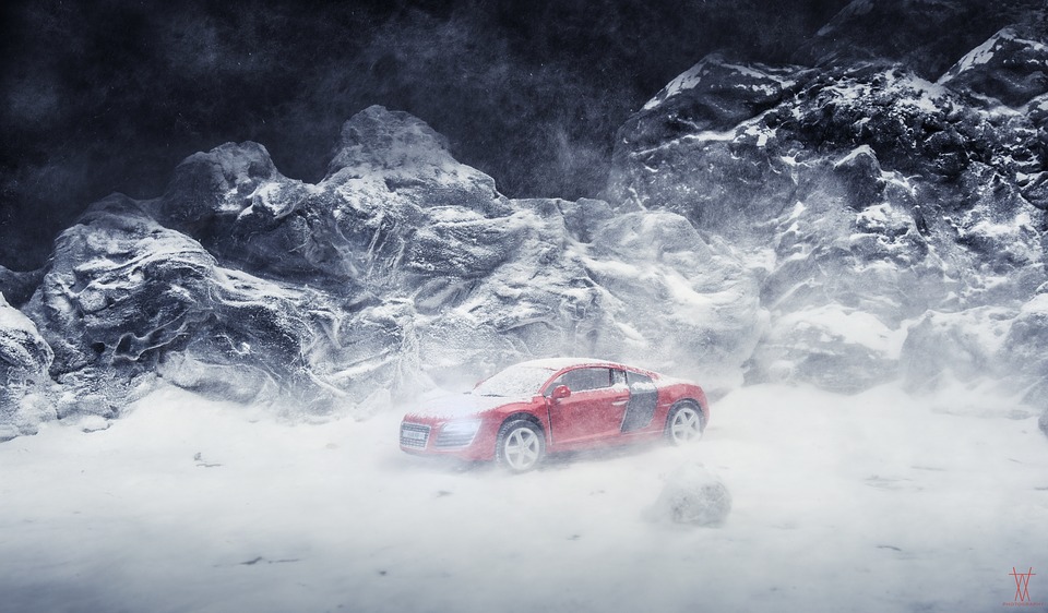 Comment équiper sa voiture pour rouler sur la neige ?