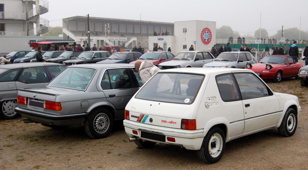 004-BMW_E30_325i_&_Peugeot_205_Rallye