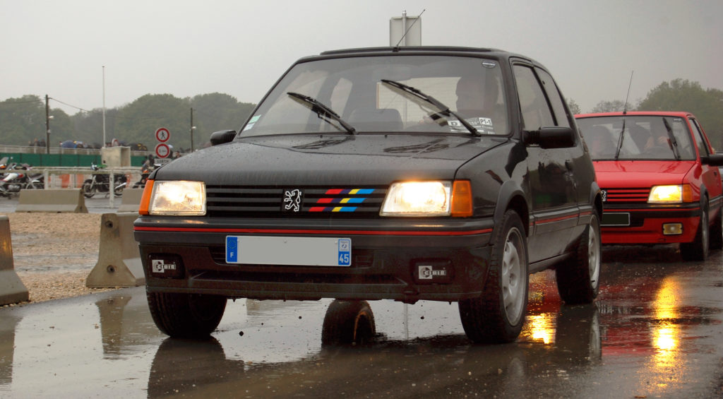033-Peugeot_205_GTI